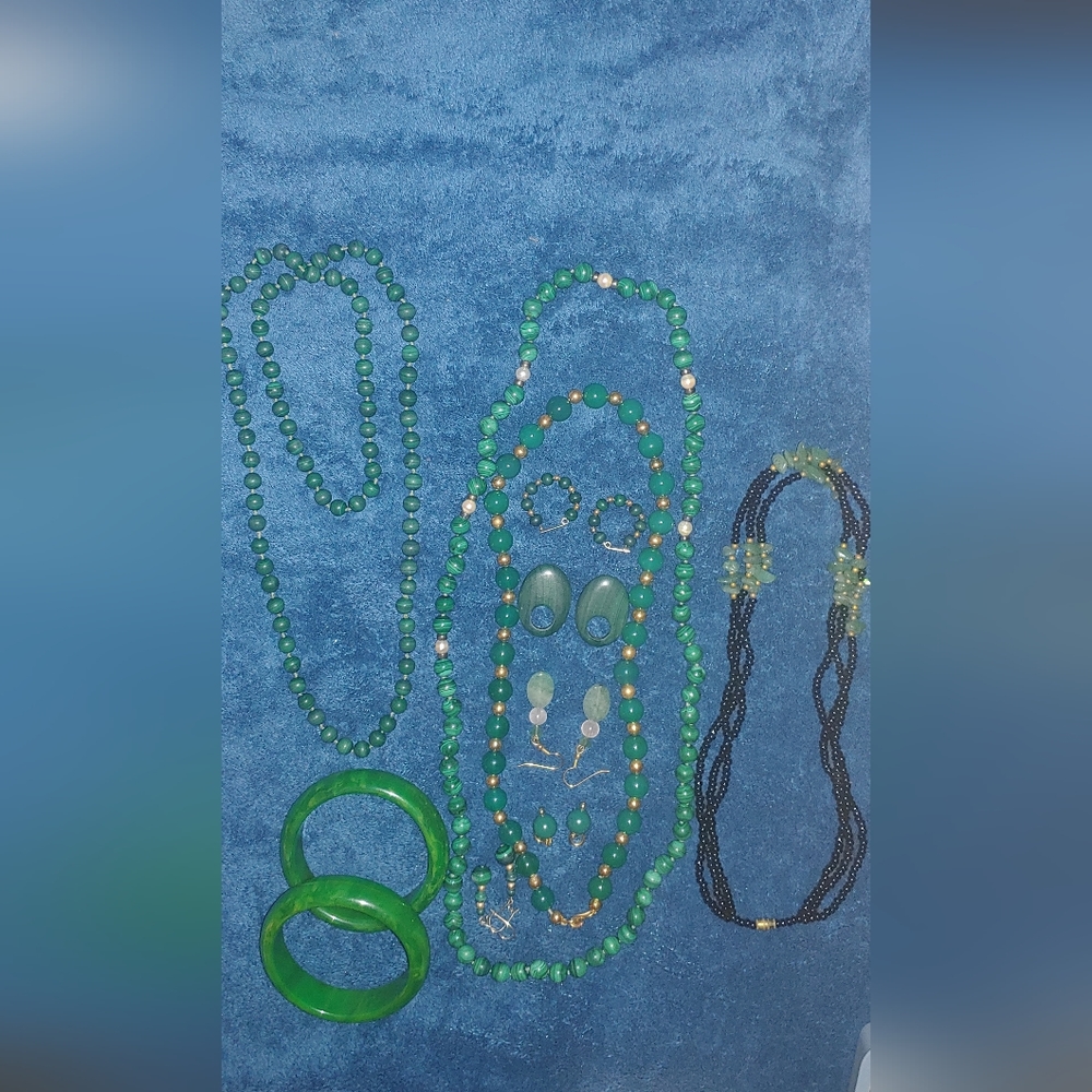 Vintage green jewelry set